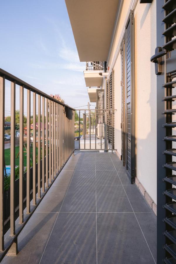 La Boheme Corbeanca - Partener Therme Ostratu Exterior photo